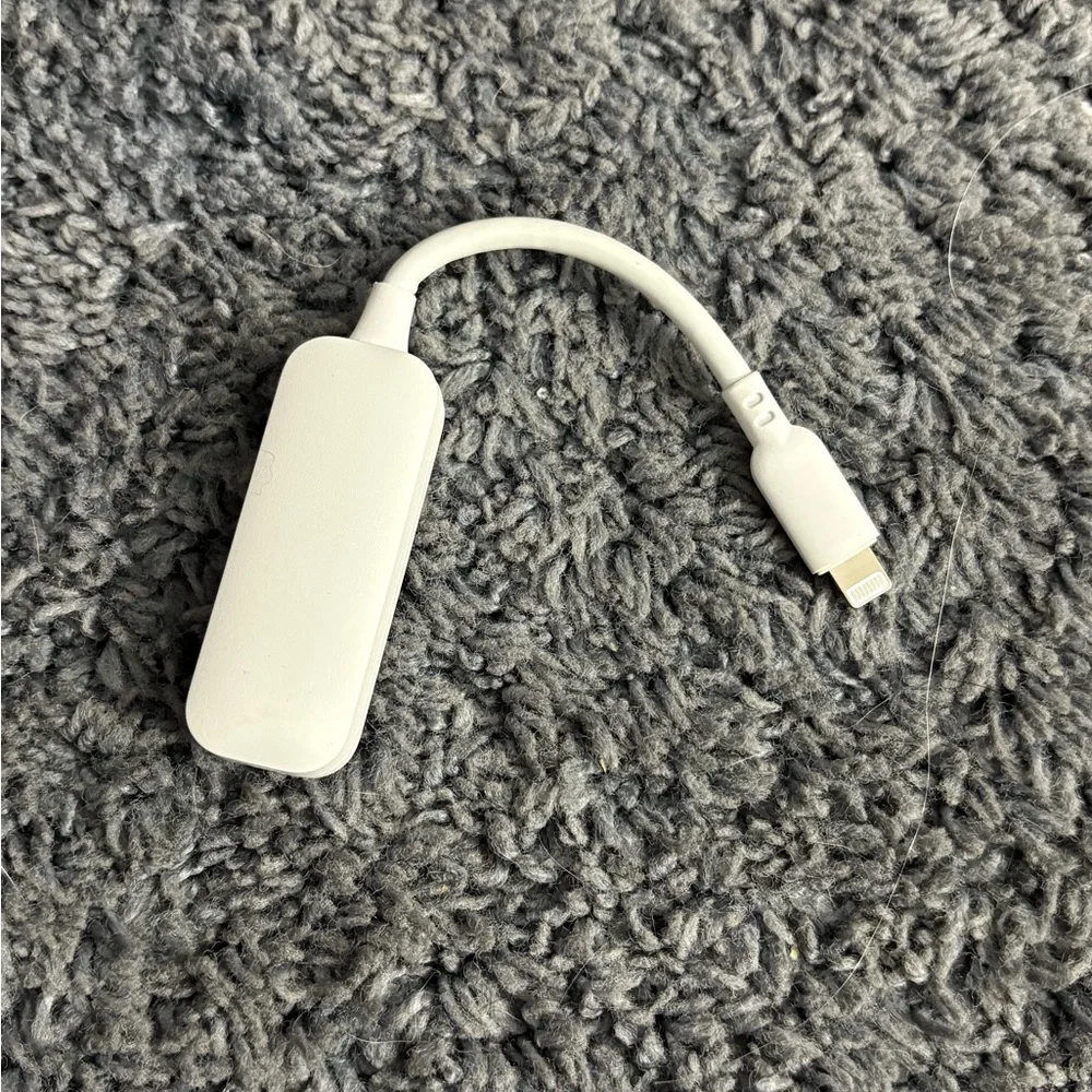 NWOT lightning headphones adapter cord
